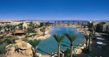 العين السخنة واحدة من